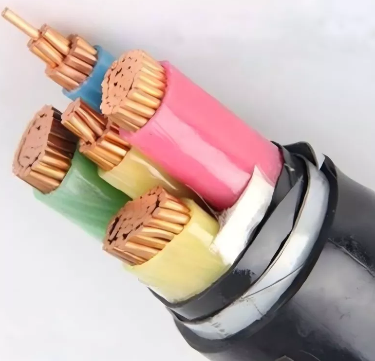 低電圧送電線の電流容量に影響を与える要因は何ですか?